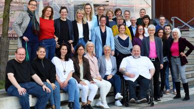 Profilbild von 
		Und viele
	 
		mehr
	