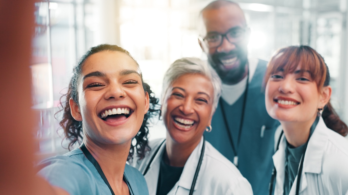 zu sehen ist ein Team im Krankenhaus